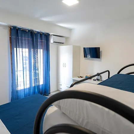 Prestige House 8 Pensión 4*